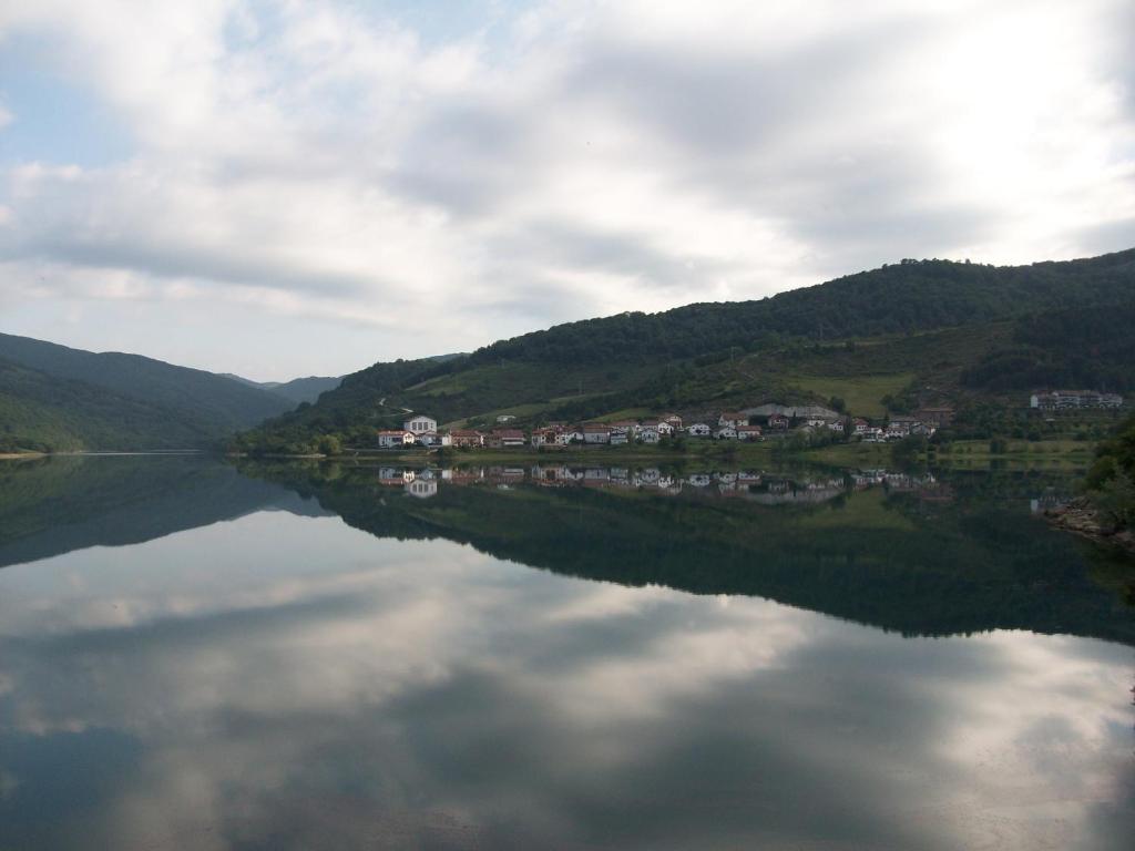 Hostal Rural Arrobi Borda Eugi Εξωτερικό φωτογραφία